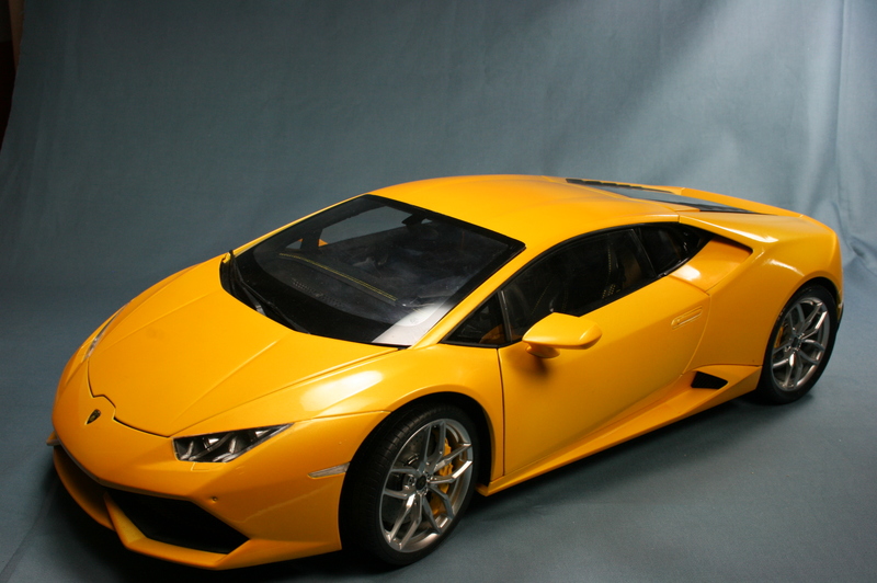 LAMBORGHINI HURACÁN - Base Pocher + "Scratch" - Escala 1/8