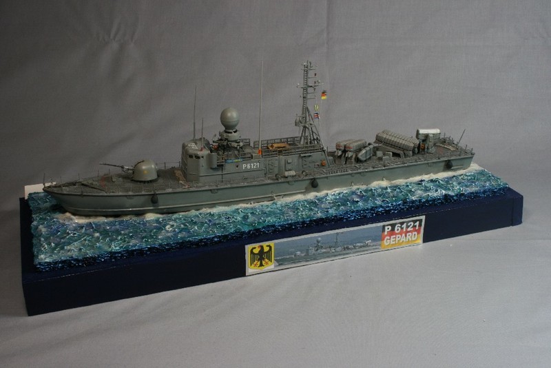 PATRULLERA GEPAR - 1/144