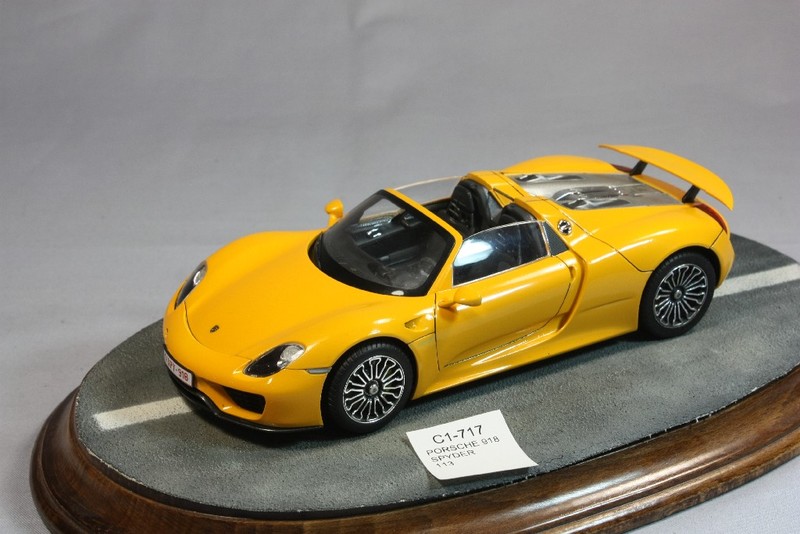 PORSCHE 918 SPYDER