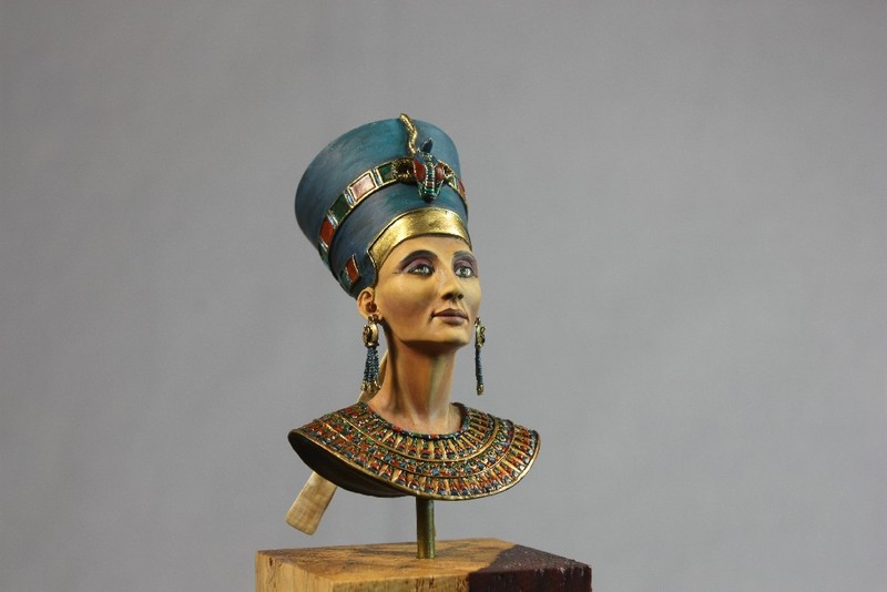 NEFERTITI BUSTO