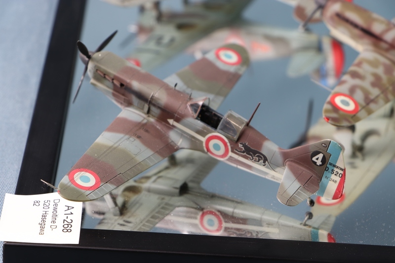 Dewoitine D-520 Hasegawa