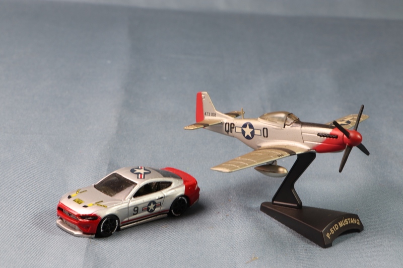 FORD MUSTANG RED TAIL.