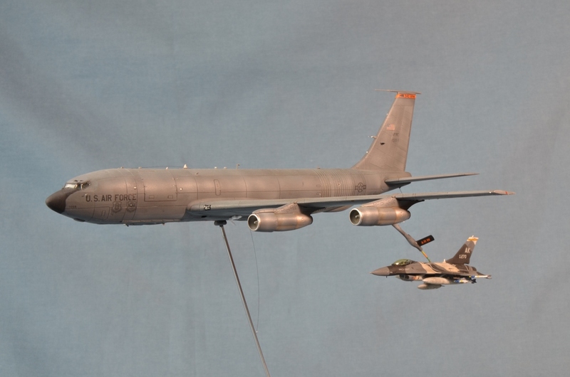 KC-135 Y F-16 1/144