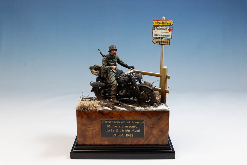 ! Descanso en el frente ¡ Motorista español de la División Azul Rusia 1942