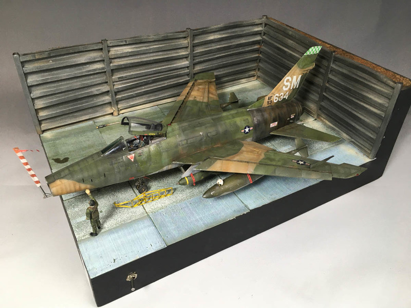 F-100 SUPER SABRE.