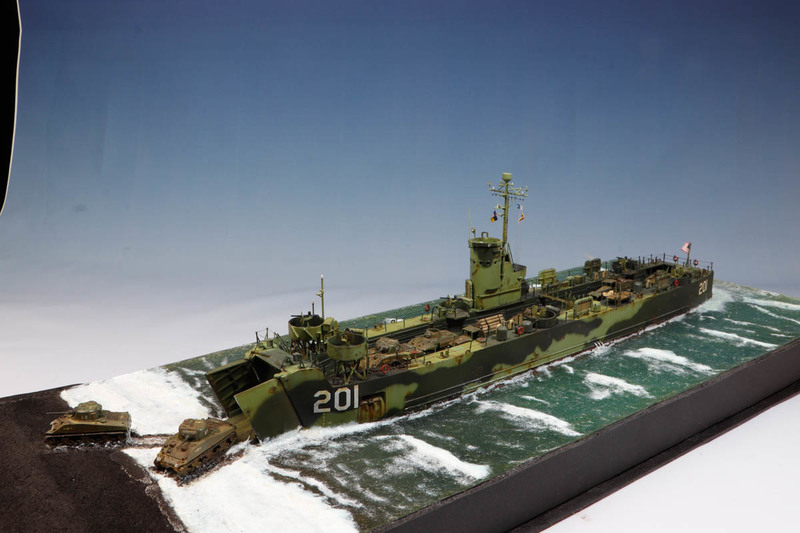 USS LANDING SHIP MEDIUM EARLY IWO JIMA 1945 (Escala 1/144)