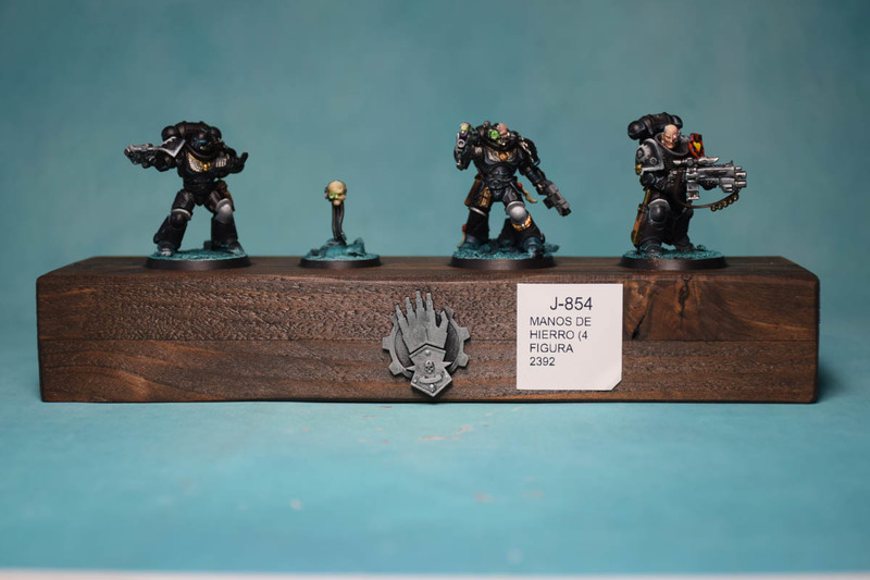 MANOS DE HIERRO (4 FIGURAS)