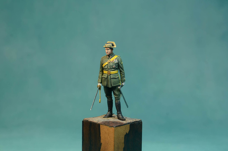 Comandante de la Guardia Civil, 1945