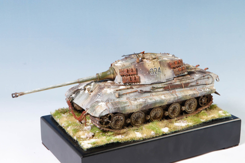 Tanque Pesado Alemán  King Tiger ,camuflaje invernal.