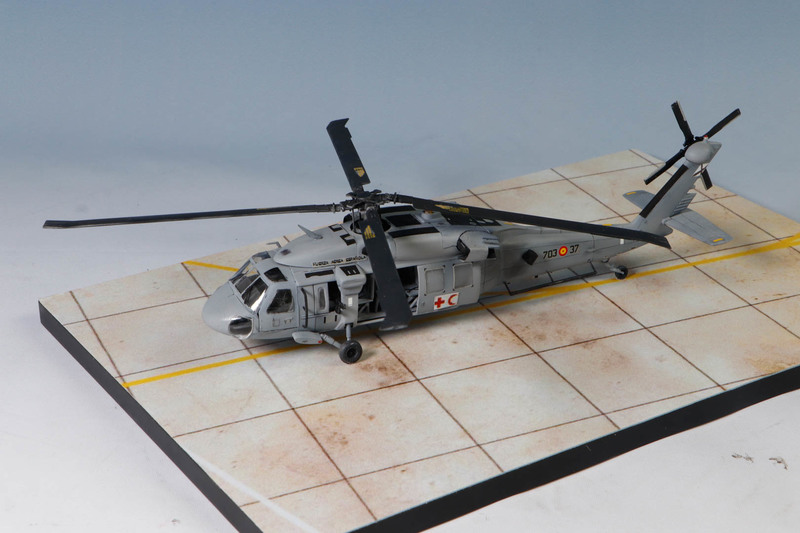 UH-60 CRUZ ROJA-MEDIA LUNA.