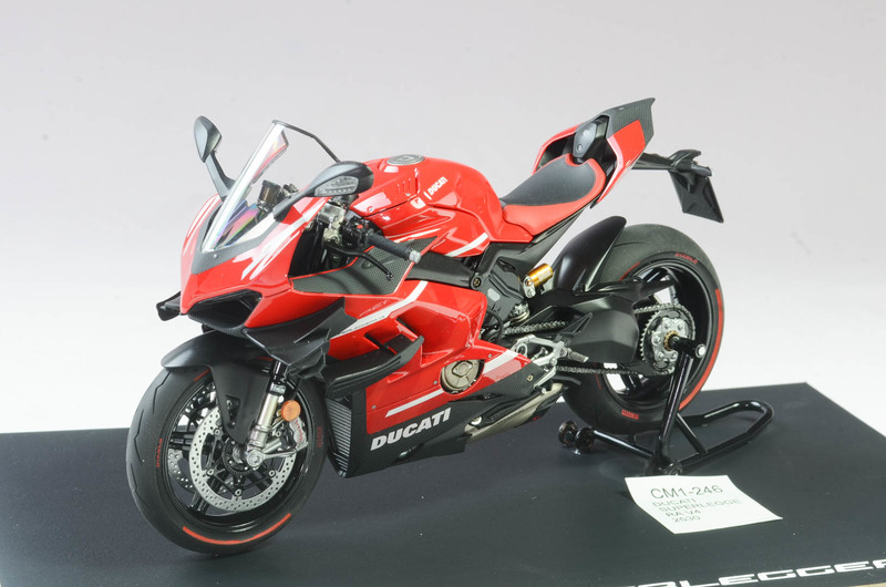 DUCATI SUPERLEGGERA V4