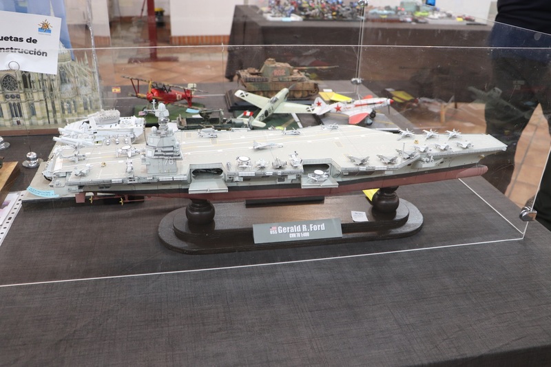 USS Gerald R. Ford CVN-78 1:400