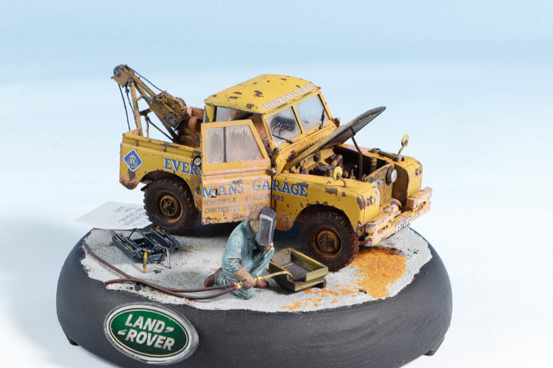 LAND ROVER 88/ CRANE-Tow truck