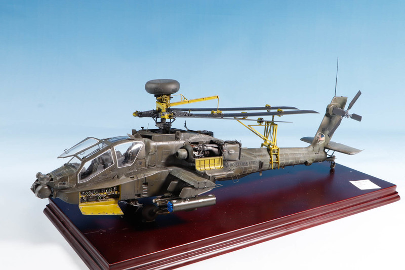 AH 64 APACHE.
