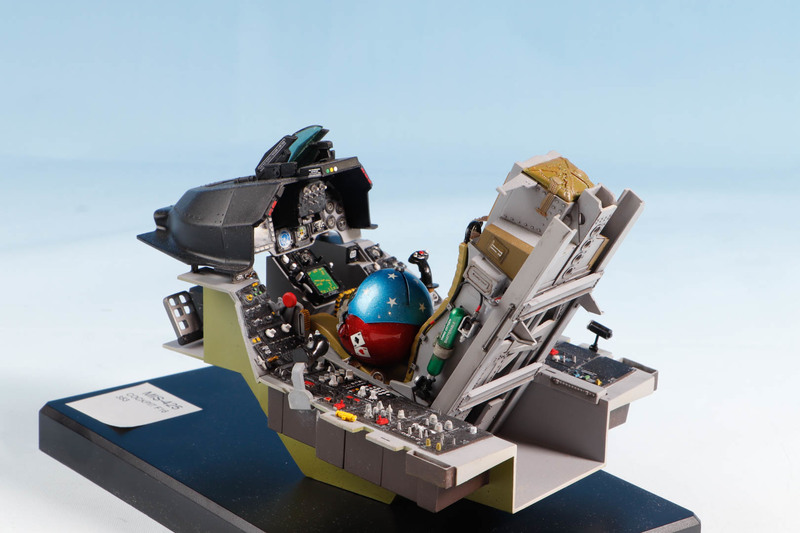 COCKPIT F16