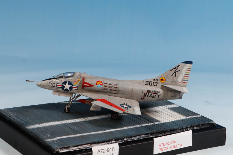 Douglas A-4B Skyhawk, VA-15 VALIONS, CVW-10, USS Intrepid