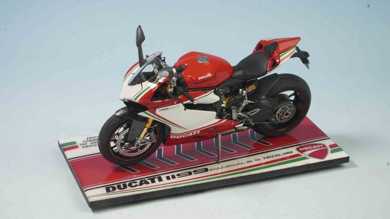 DUCATI 1199 PANIGALE S TRICOLORE