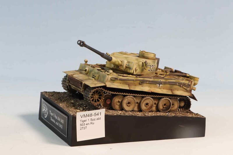 Vehículos Militares escala 1/48
