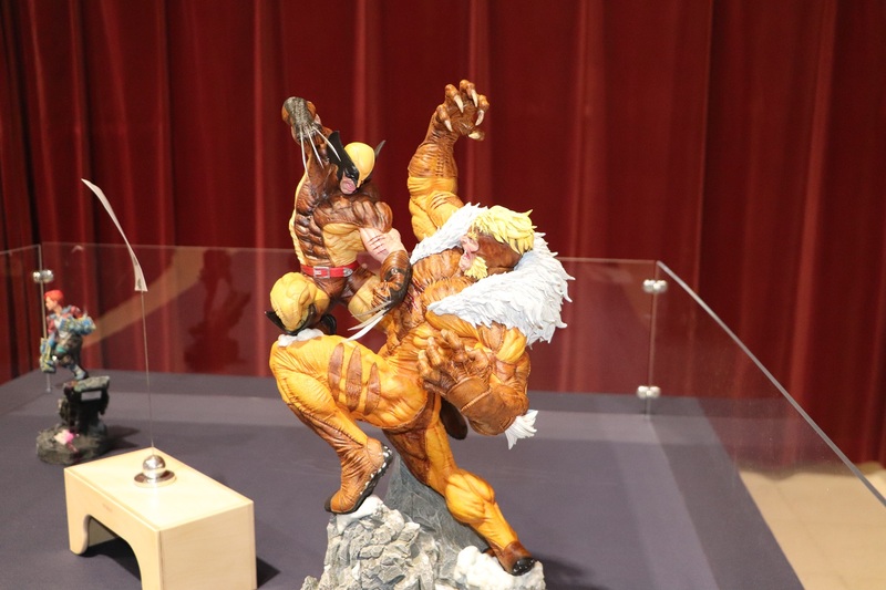 Figuras Lobezno Vs Dientes de sable escala 1/6 