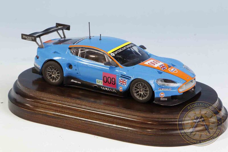 ASTON MARTIN DBR9