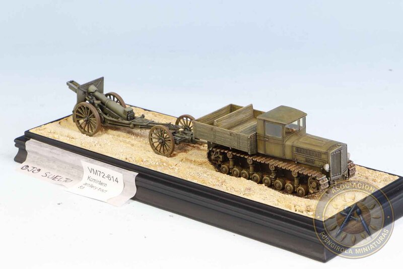 Komintern artillery tractor 1:72 Trumpeter & 1917 155 mm Howitzer 1:72 ACE
