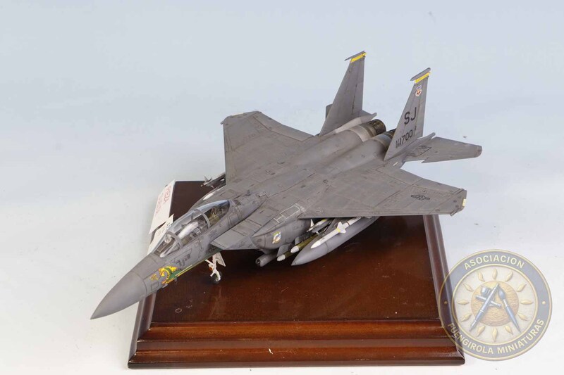F15