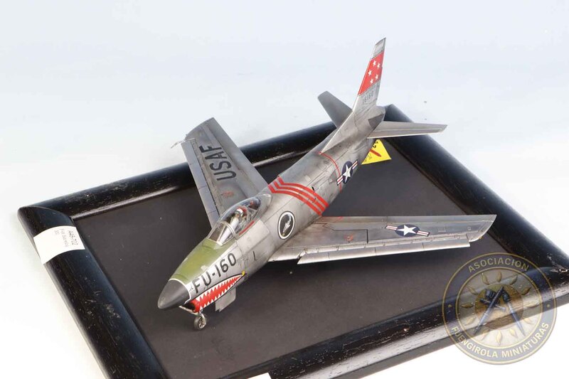 F-86 Sabredog